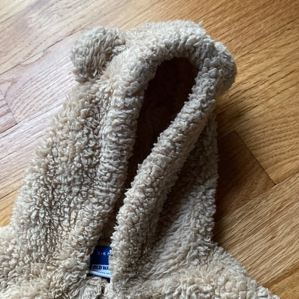 Old Navy Fuzzy Bear Baby Bunting‎ Snowsuit Warm Winter 3-6 months